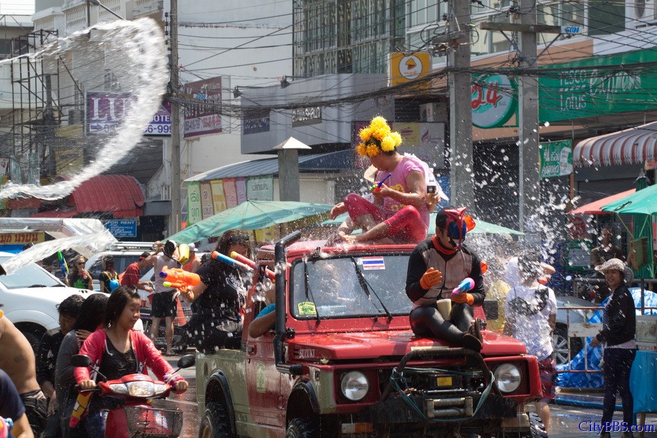 Chiangmai_Songkran_071.jpg