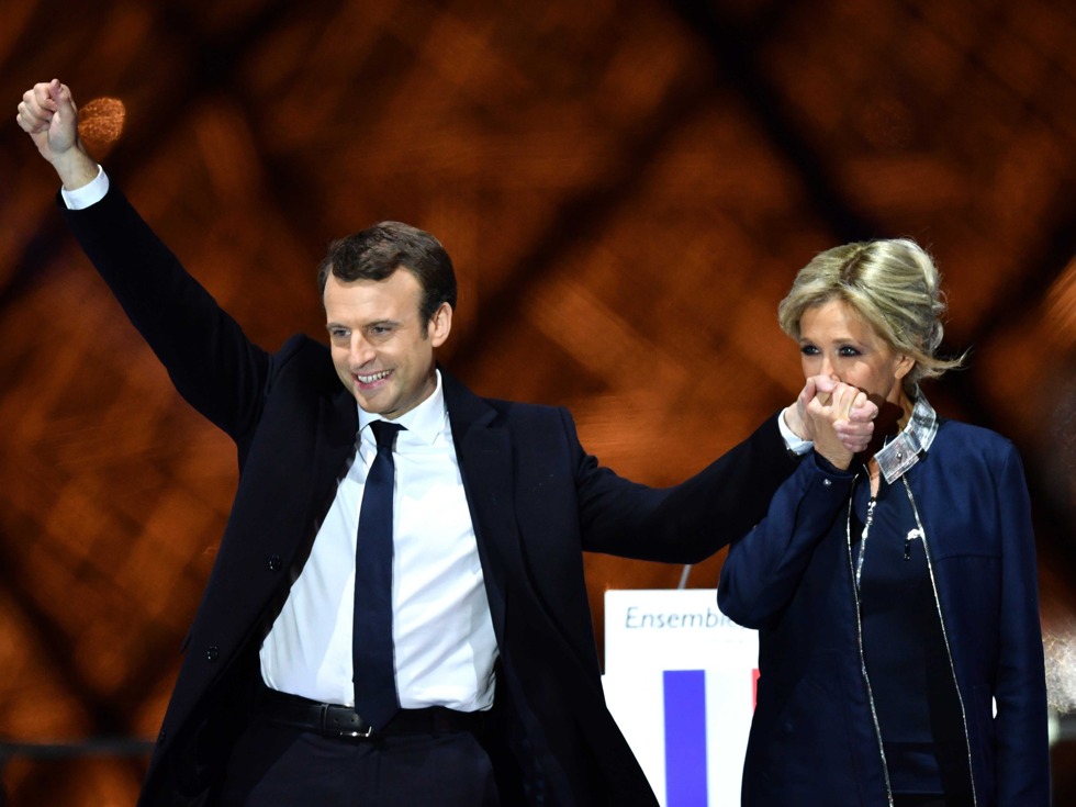 法国议会选举斩获大惊喜 马克龙直逼拿破仑？