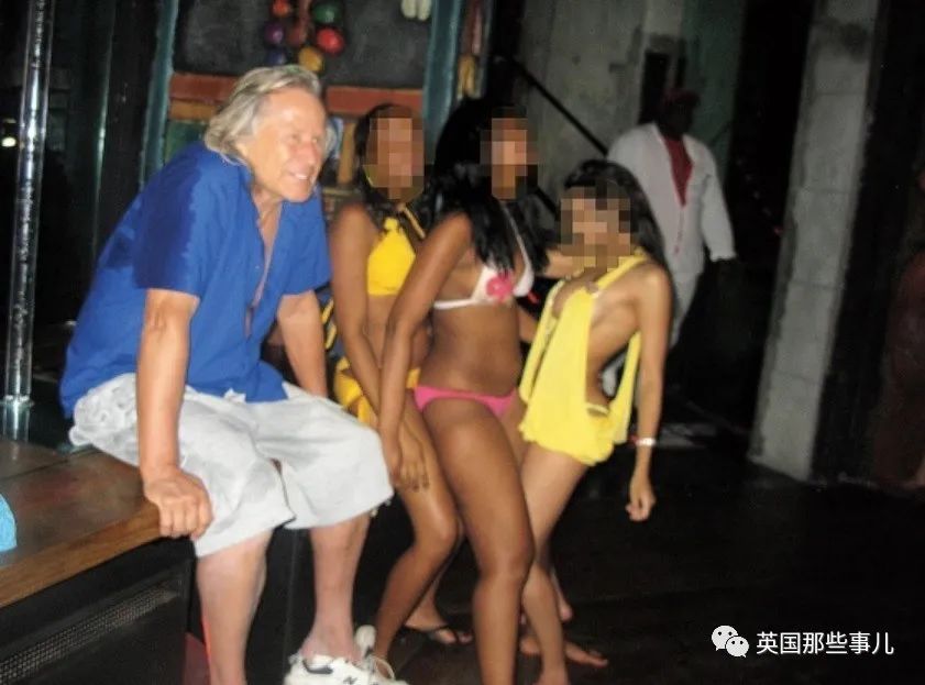 加富豪办各种放纵派对 指使妓女强奸儿子5.jpg