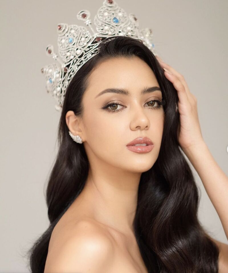 加拿大亚裔混血获选美冠军性感美貌惊为天人.jpg
