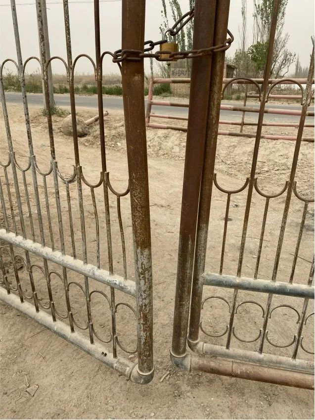 阿南支教学校侧门