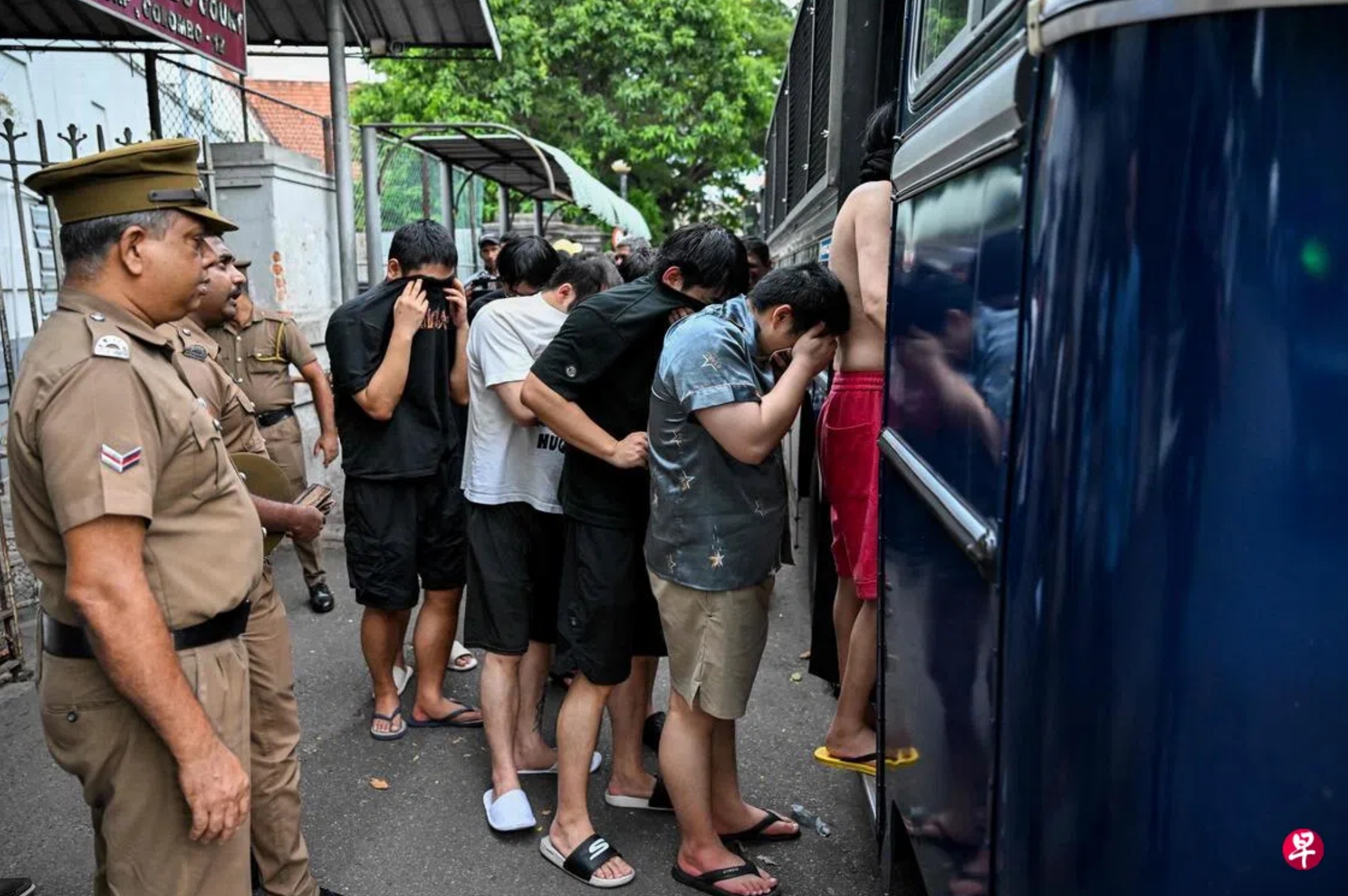 斯里兰卡警方5月7日在最新一轮打击电诈行动中，逮捕了30名中国籍和越南籍嫌疑人 ...